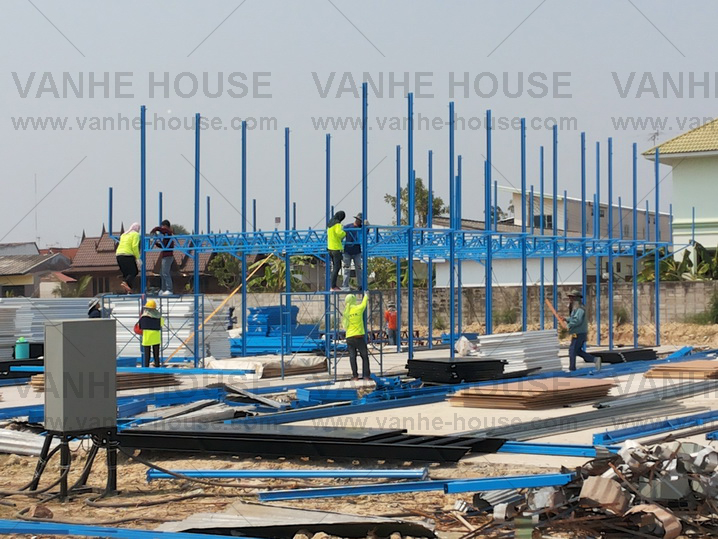 Kenya Worker Use Prefab House Project